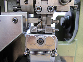 Venetian (Box) Chain Machine Closeup